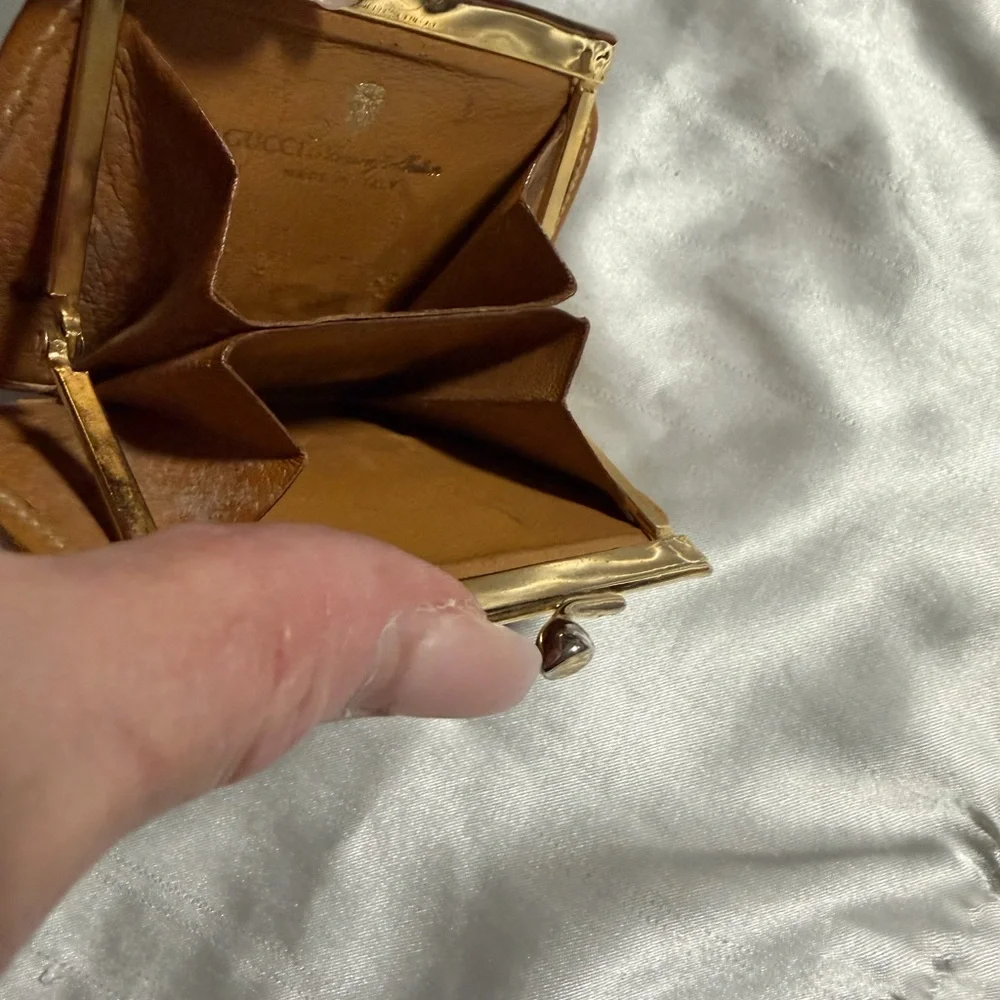 Gucci Brown/Tan GG Monogram Kiss-Lock Coin Purse - Picture 4 of 6